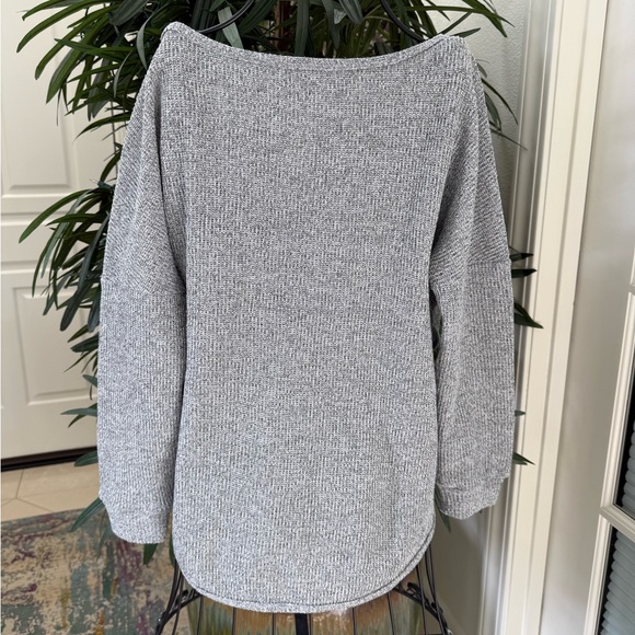 Heather Gray V-Neck Knit Sweater. - Picture 2 of 4